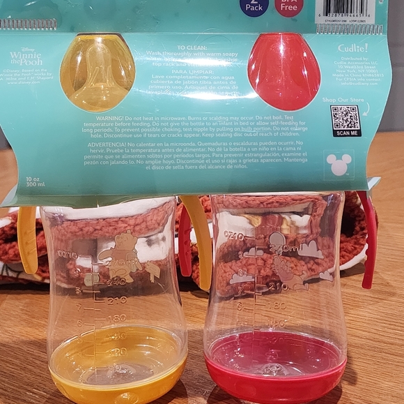 Disney WINNIE THE POOH BABY BUNDLE, NWT Pooh Bottles Set And Christmas Blanket - Picture 3 of 7